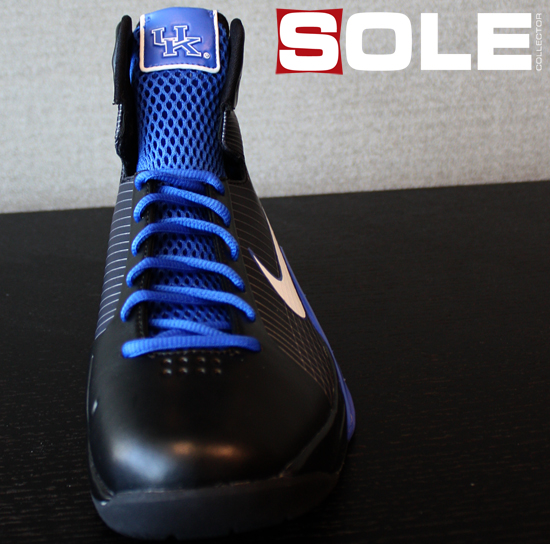 hyperdunk 2017 foot locker