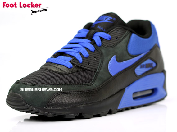 Nike Air Max 90 – Black / Royal – Foot 