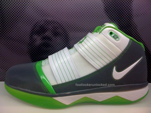 lebron soldier foot locker