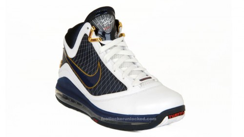 lebron 7 footlocker