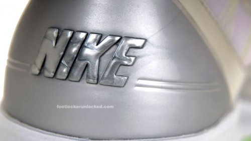 air-max-hyperize-metallic-silvervolt-6