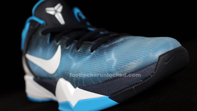 Nike_Kobe_7_Shark_11