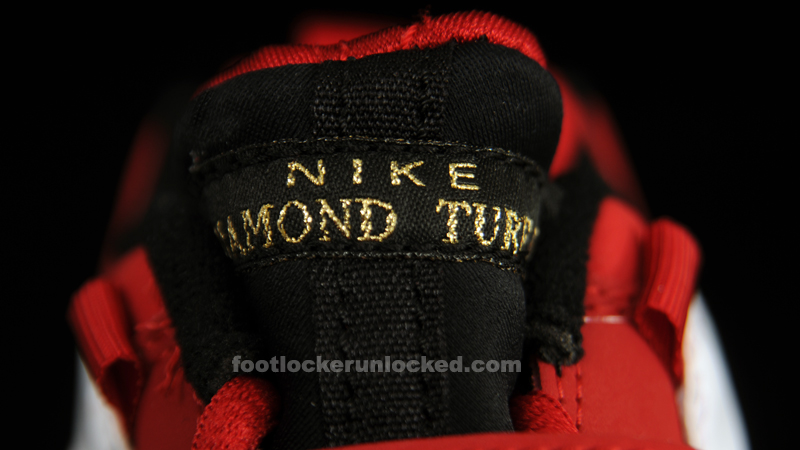 Nike_Diamond_Turf_II_RedBlk_FL_10