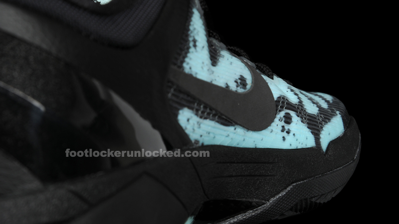 Nike_Kobe_7_PoisonDartFrog_FL_11