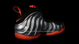 crimson foamposites footlocker