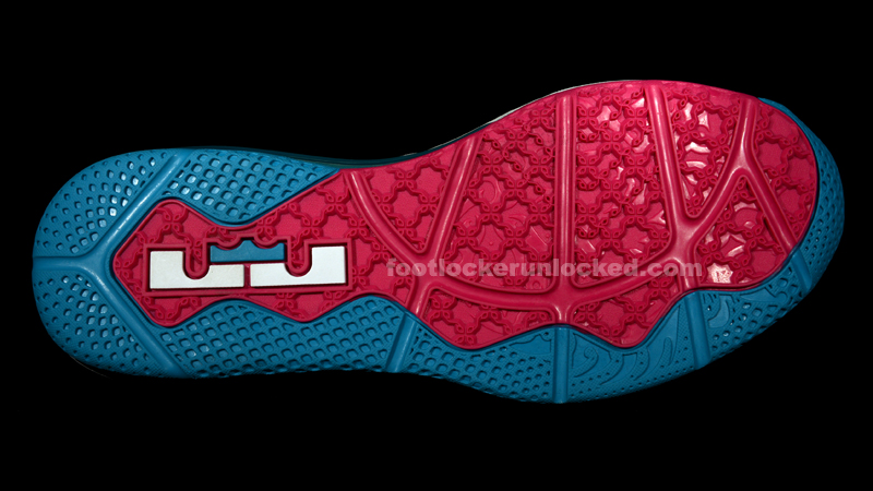 FL Unlocked Nike LeBron 9 Low London_05