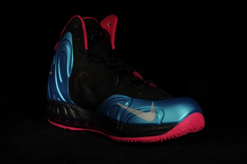FL_Unlocked_Nike_Hyperposite_Dynamic Blue_Fireberry_03