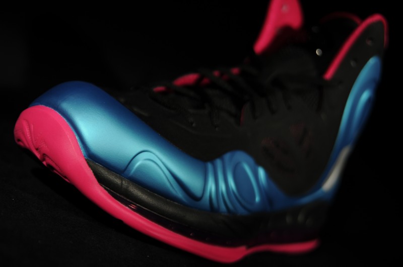 FL_Unlocked_Nike_Hyperposite_Dynamic Blue_Fireberry_09