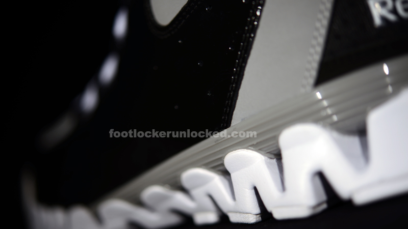 FL Unlocked Reebok Wall 3 Black Grey_05