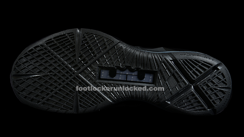 FL Unlocked Nike LeBron X Carbon_04