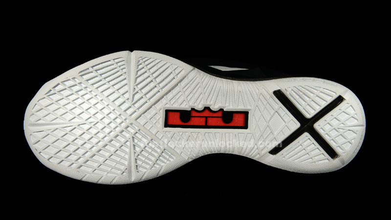 FL Unlocked Nike LeBron X Home_04