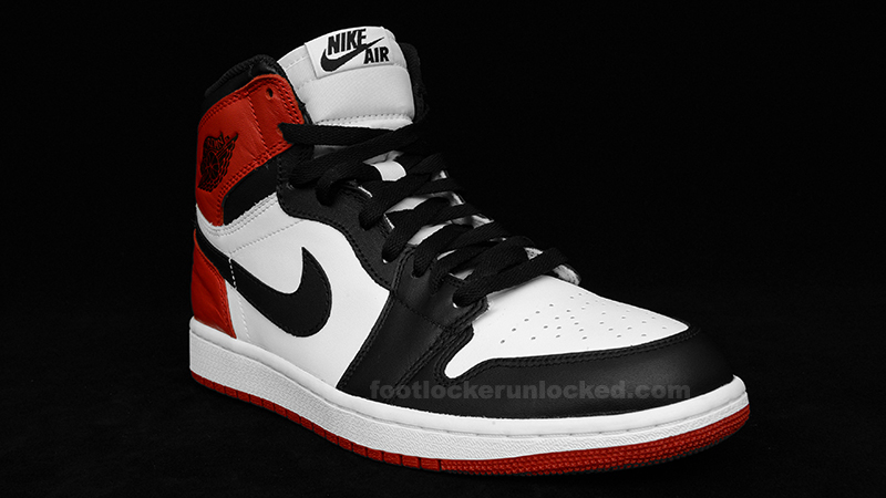 air jordan 1 black toe on feet