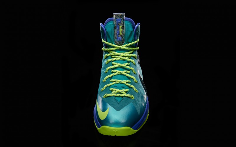 Lebron Turq Volt Front_3632_TWI