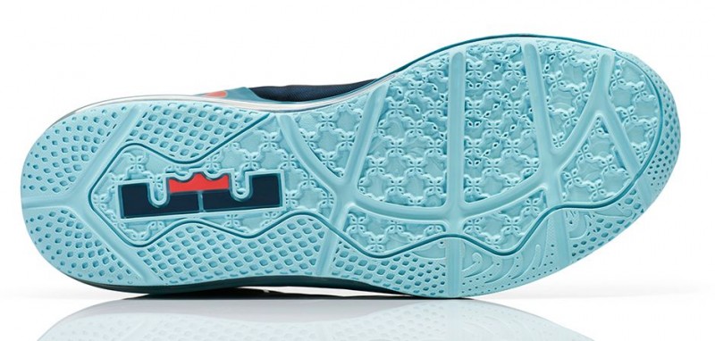FL_Unlocked_Nike_LeBron_11_Max_Low_Turbo_Green_05