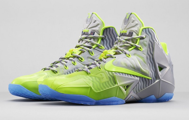 FL_Unlocked_FL_Unlocked_Nike_LeBron_11_Metallic_Luster_01