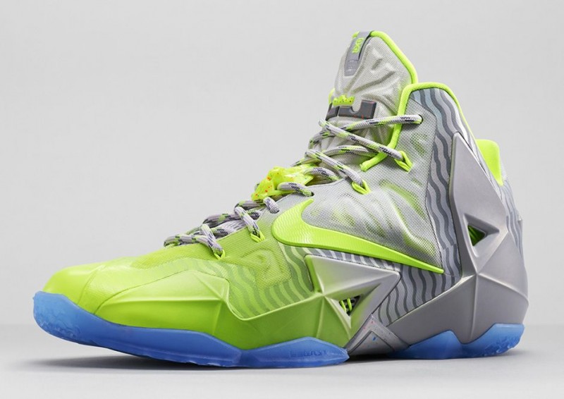 FL_Unlocked_FL_Unlocked_Nike_LeBron_11_Metallic_Luster_03
