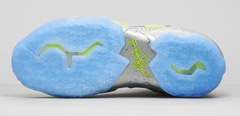 FL_Unlocked_FL_Unlocked_Nike_LeBron_11_Metallic_Luster_05