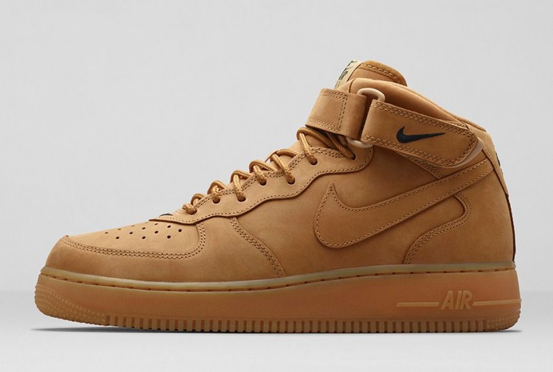 Nike Air Force 1 Mid “Flax” – Foot 