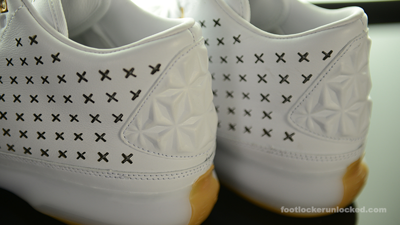 kobe ad mid foot locker