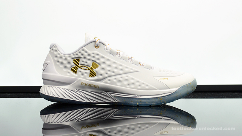 Foot-Locker-Under-Armour-Curry-1-Low-Friends-and-Family-2