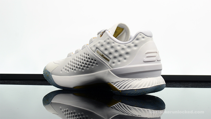 Foot-Locker-Under-Armour-Curry-1-Low-Friends-and-Family-5