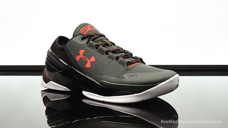 Foot-Locker-Under-Armour-Curry-2-Low-Hook-3
