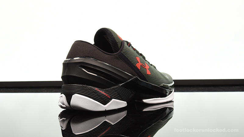 Foot-Locker-Under-Armour-Curry-2-Low-Hook-6