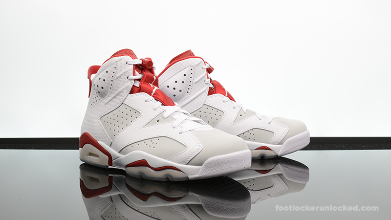 Air Jordan 6 Retro “Alternate” – Foot 