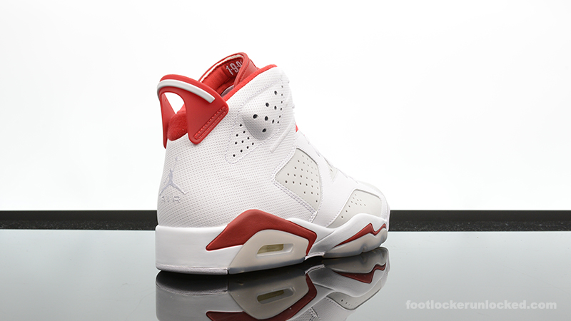 Air Jordan 6 Retro “Alternate” – Foot 