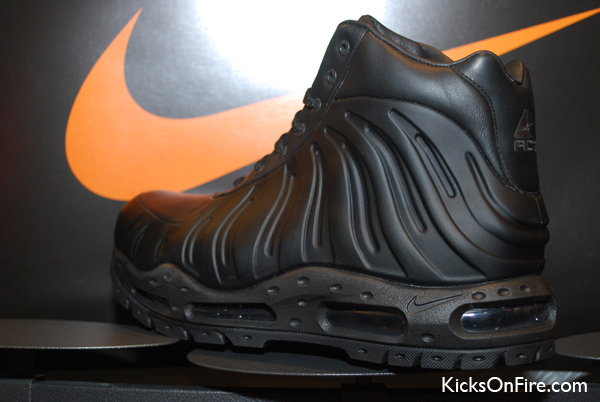 nike foamposite boots black