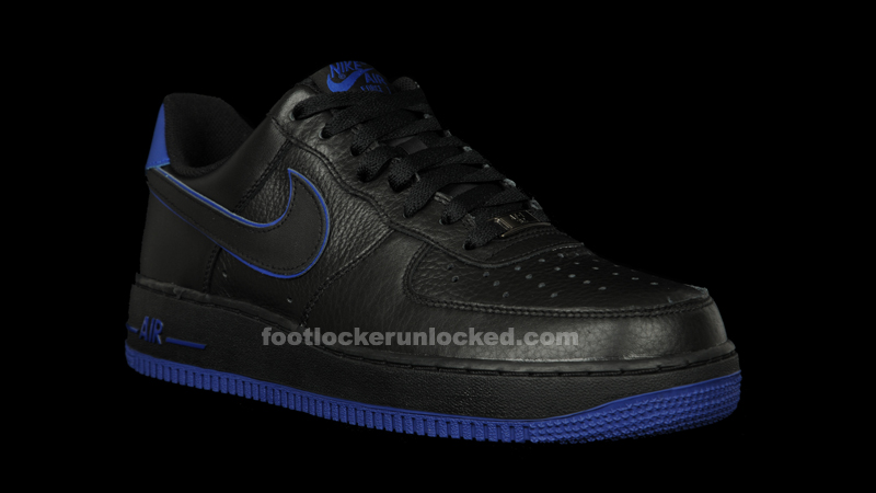 Nike Air Force 1 Black/Blue – Foot 